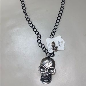 Skull 💀 necklace and earrings set